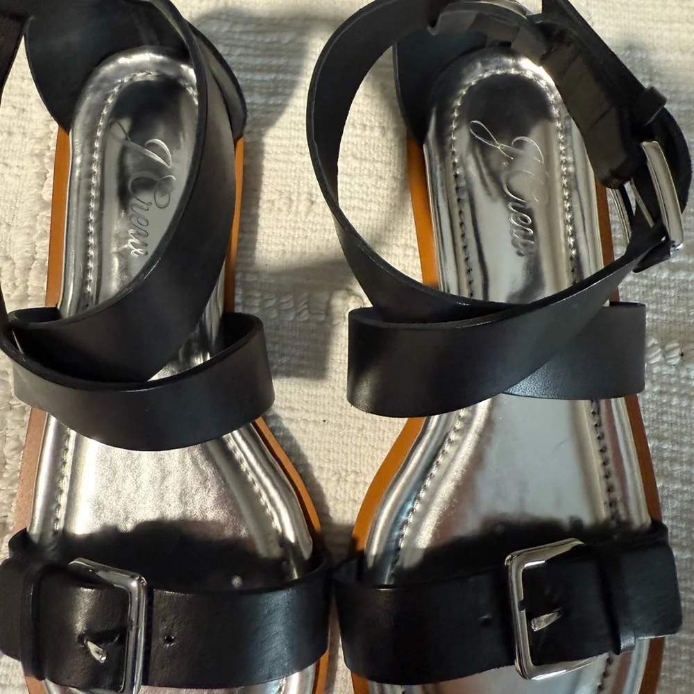 J.Crew Made in Italy Black Leather Strappy Sandals Size 7.5 - Picture 2 of 5